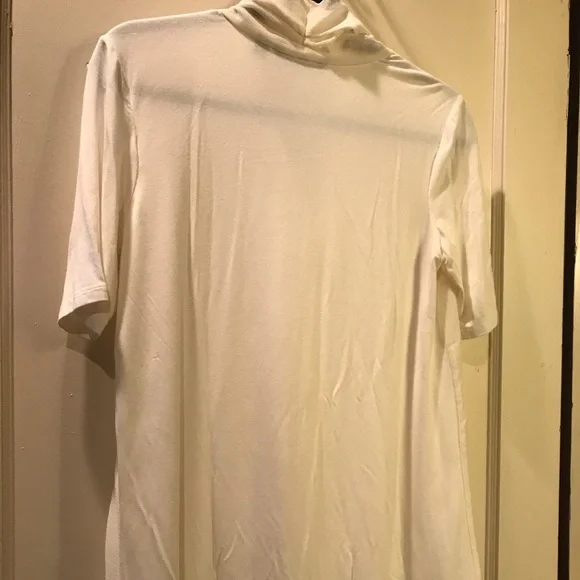 Halston winter white blouse - Picture 7 of 7